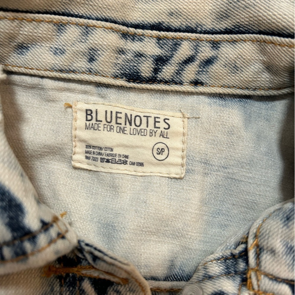 BLUENOTES tie dye distressed crop denim jean vest. Excellent condition. - Picture 2 of 6